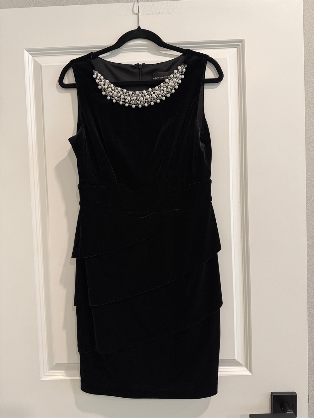 Black Sleeveless Pearl-Embellished Cocktail Dress velvet sz 10p